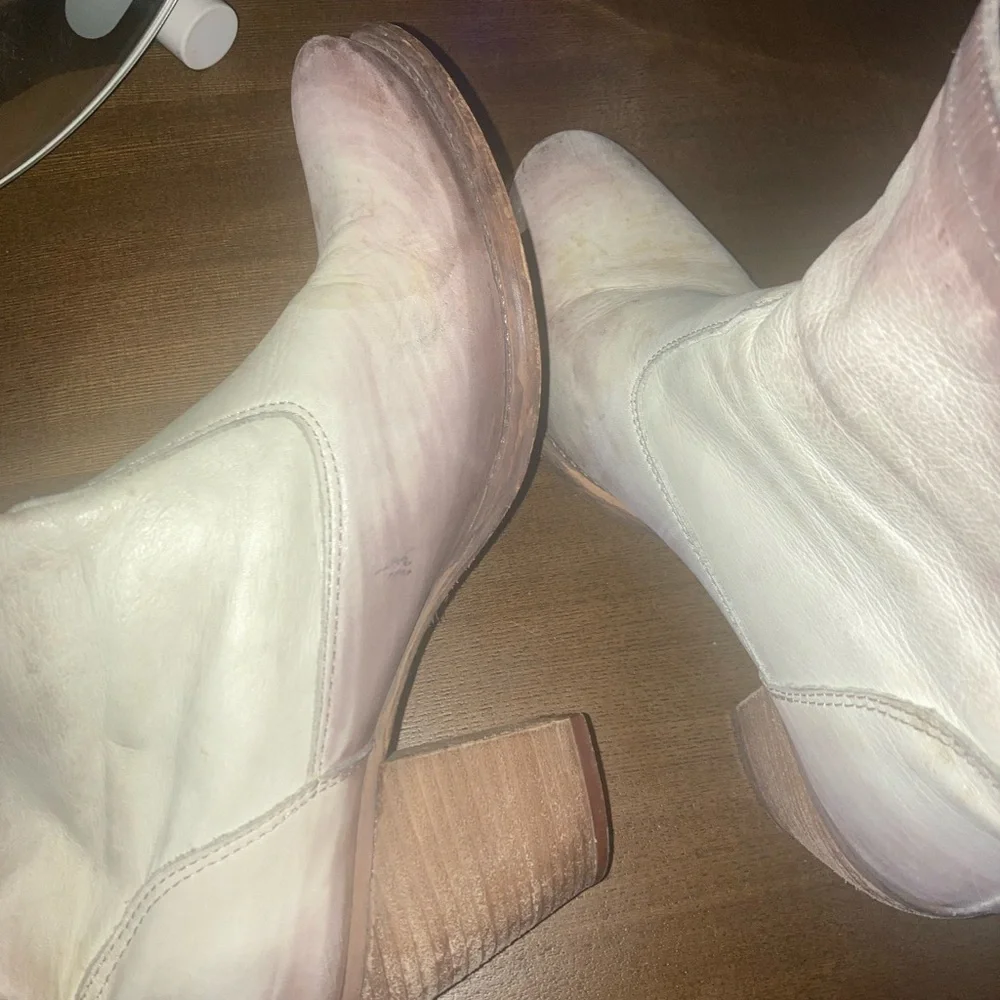 Women's Cream Ankle distressed Cowgirl Booties Size - Picture 7 of 9